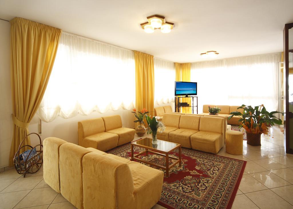 Hotel Devon Rooms&Breakfast Cesenatico Buitenkant foto