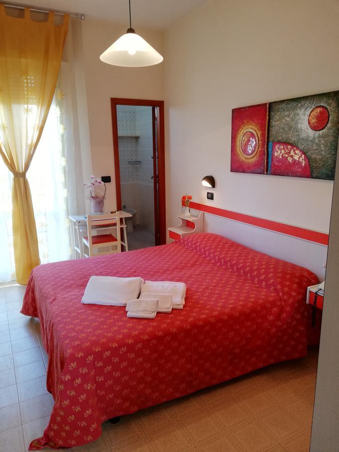Hotel Devon Rooms&Breakfast Cesenatico Buitenkant foto