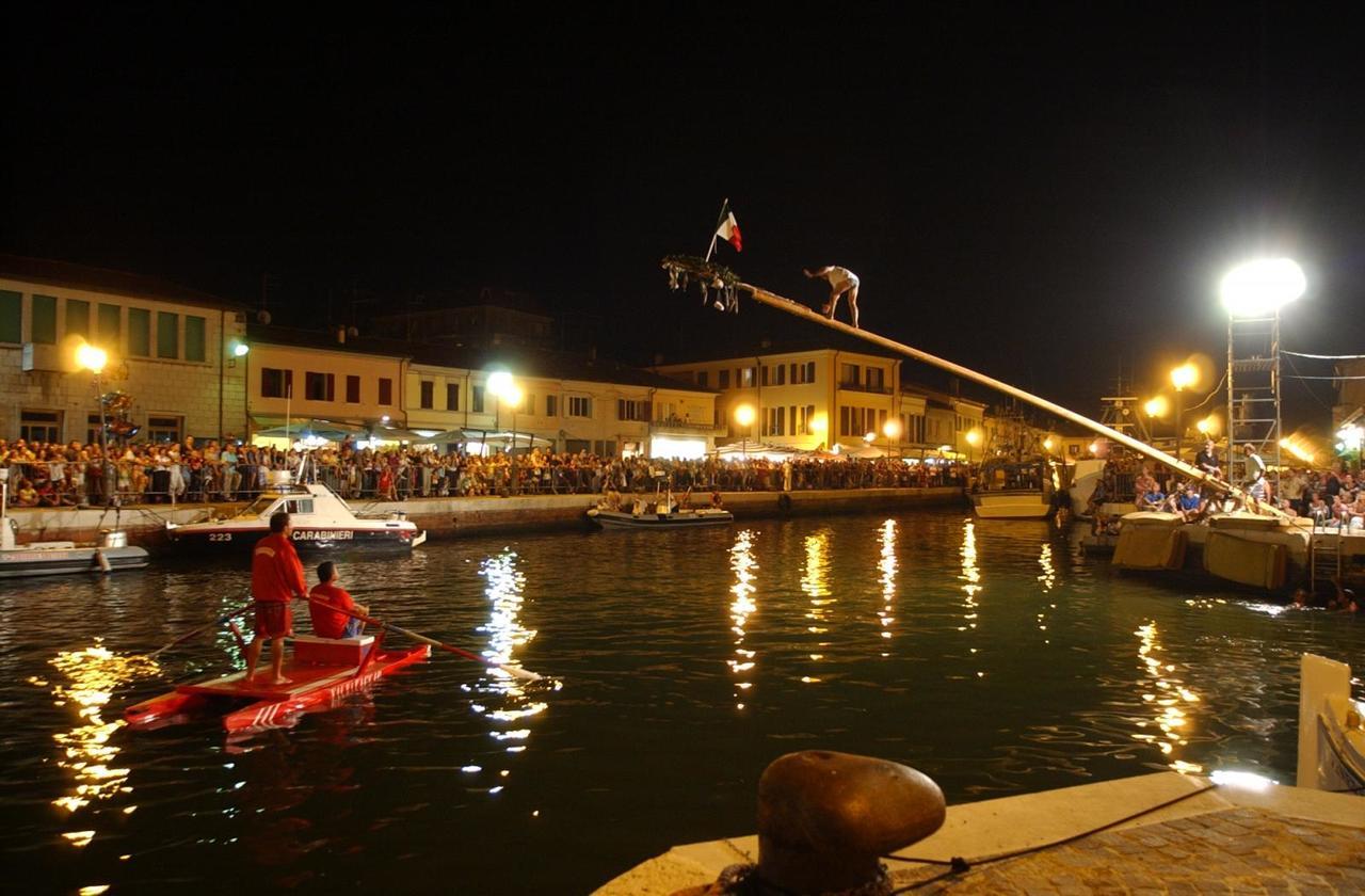 Hotel Devon Rooms&Breakfast Cesenatico Buitenkant foto