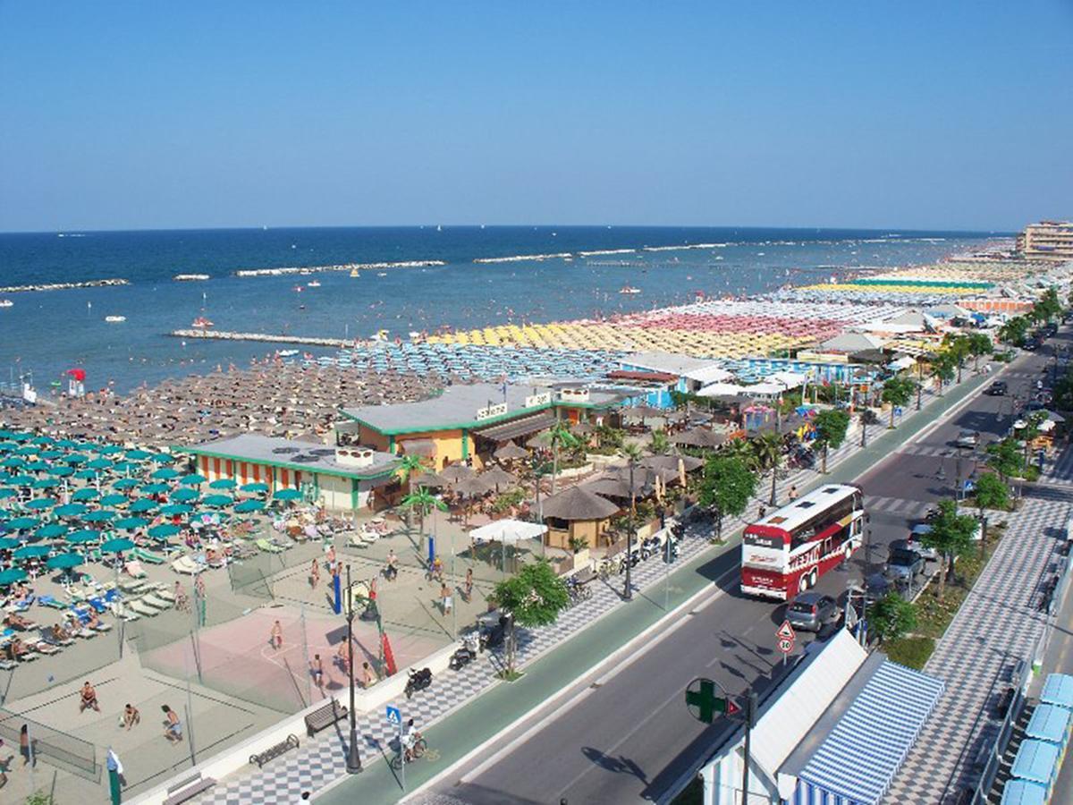 Hotel Devon Rooms&Breakfast Cesenatico Buitenkant foto