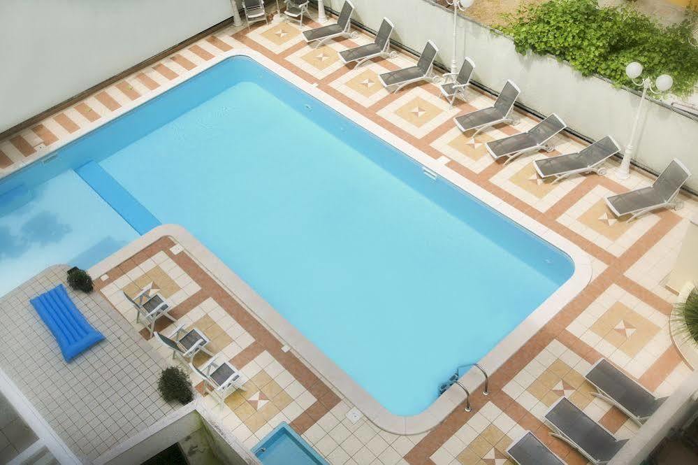 Hotel Devon Rooms&Breakfast Cesenatico Buitenkant foto